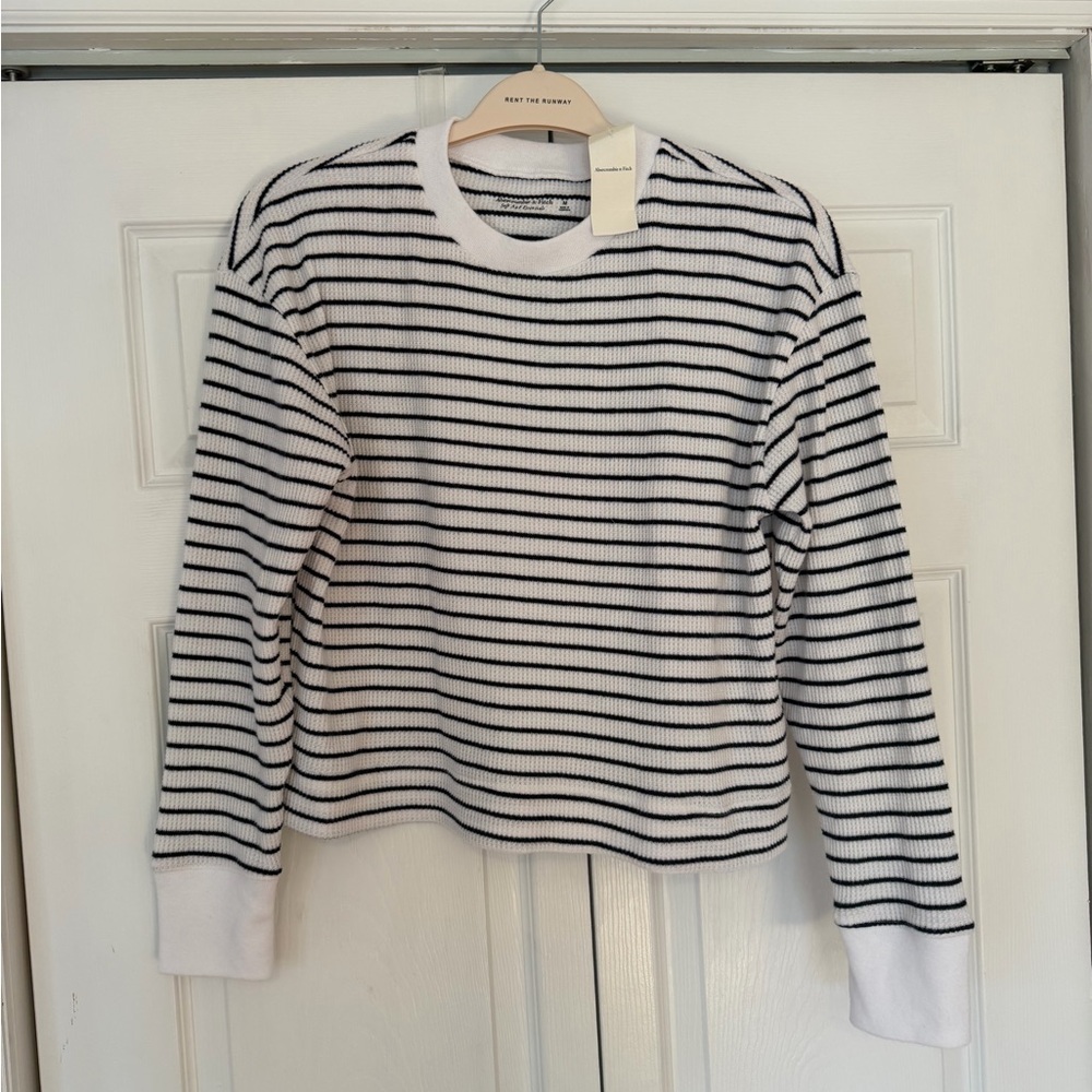 NWT Abercrombie & Fitch Striped Knit Crewneck Sweater - White & Black size M